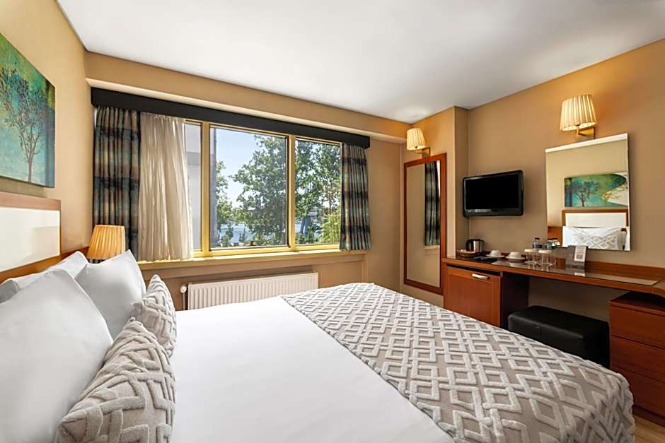 Photo 1 of 7 of Standard 1 Double Bed or 2 Beds