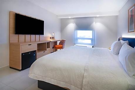 King Room with Sofa Bed - Non-Smoking