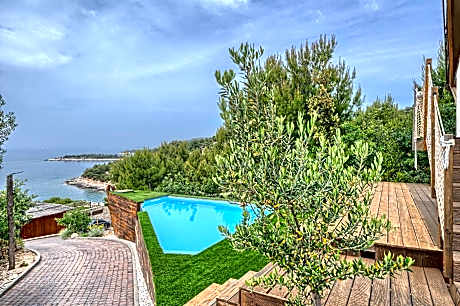 Golden Haven Luxe Glamp Resort