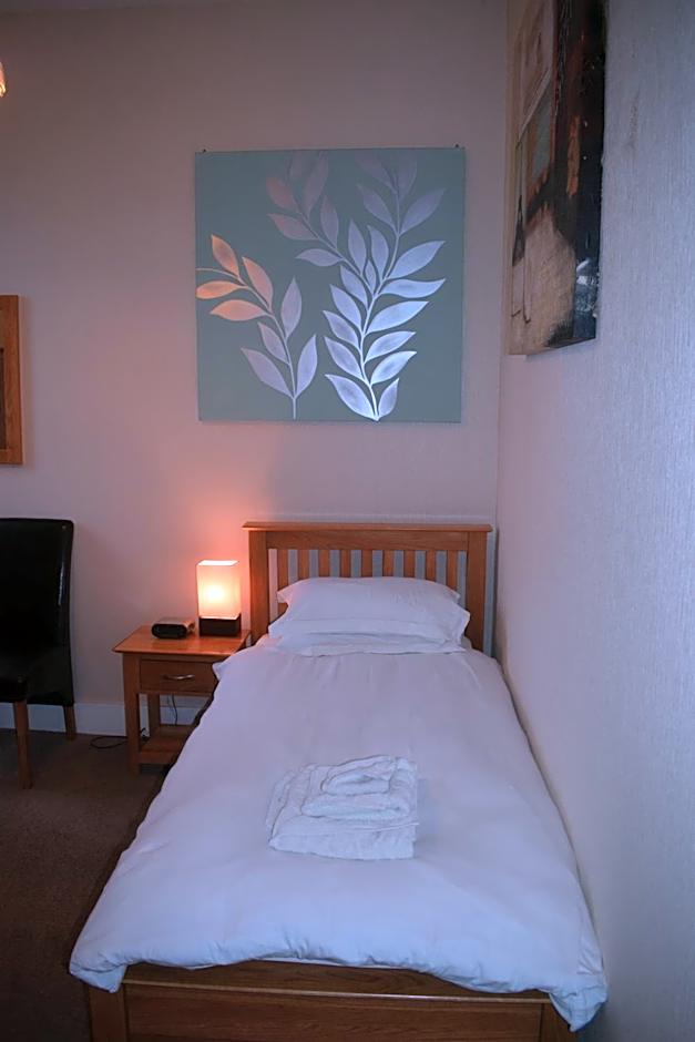 Cheers Cafe Bar & Tavern