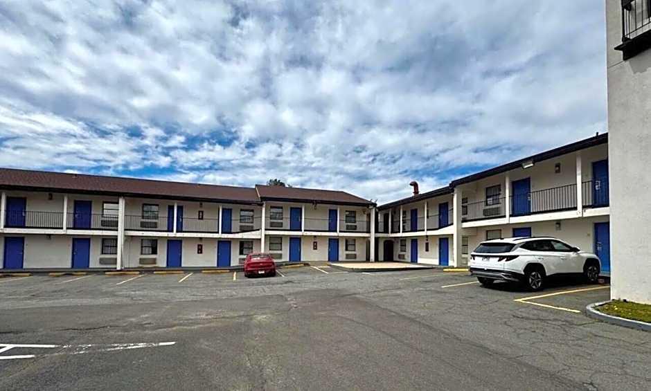 Budget Host Inn- Medical Center