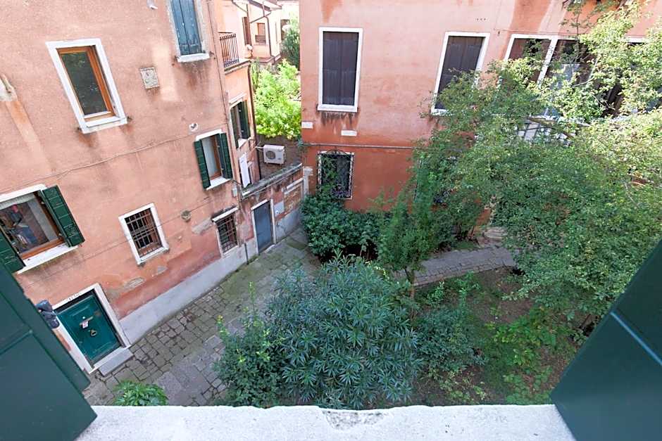 Casa Del Melograno