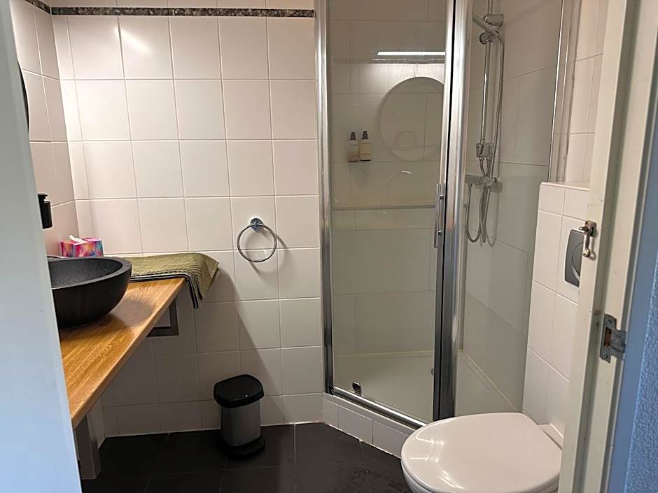 Bed and Breakfast Goes