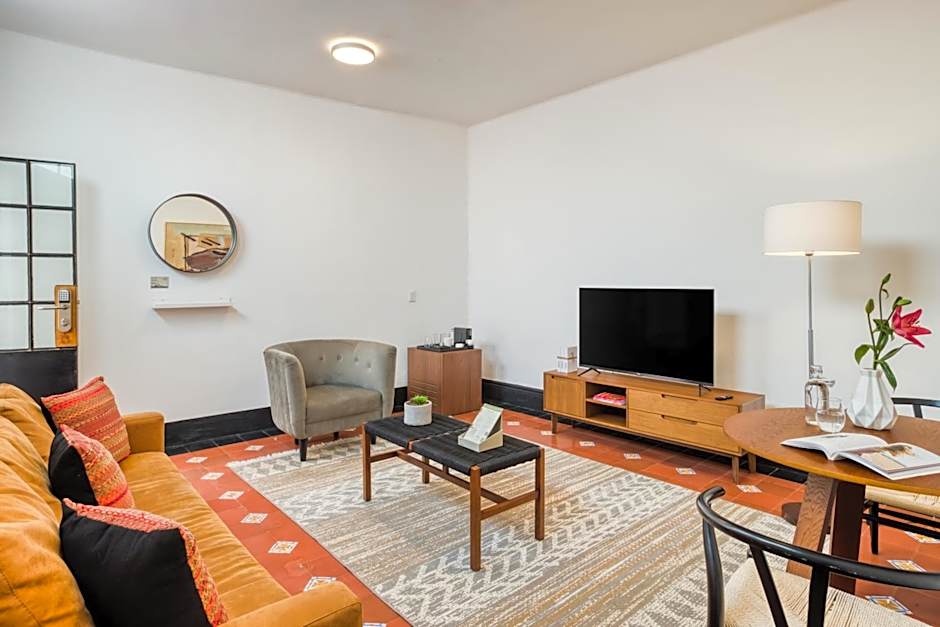 Santa Casa by Tasman