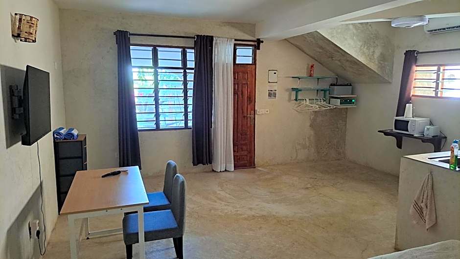 Kaleb's Beachfront Serviced Studio Apartments