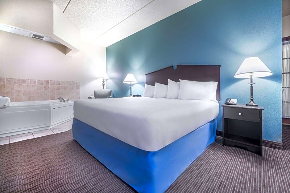 AmericInn by Wyndham Green Bay East