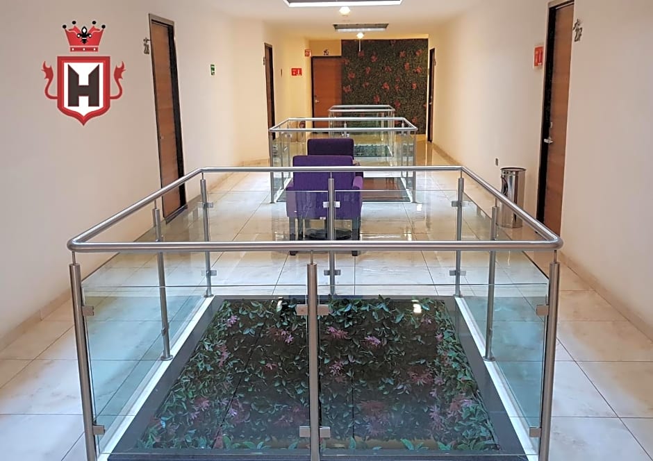 Hotel Leones