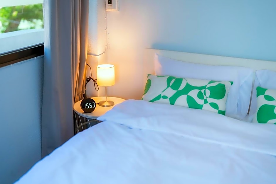 420 Hostel - Ekkamai Buds & Beds