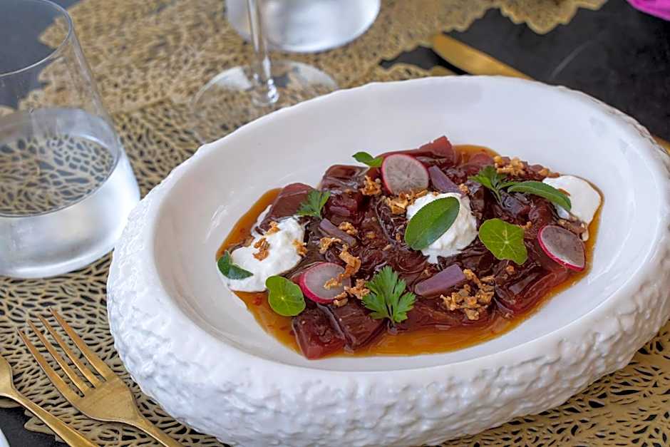 Ca's Xorc - Luxury Retreat & Restaurant