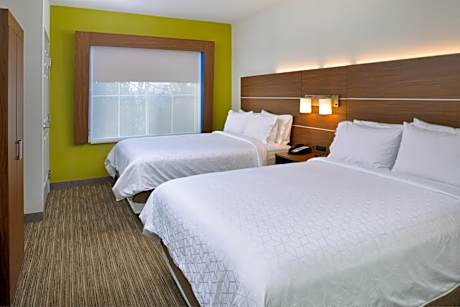 2 Queen Suite Mobility Accessible Tub