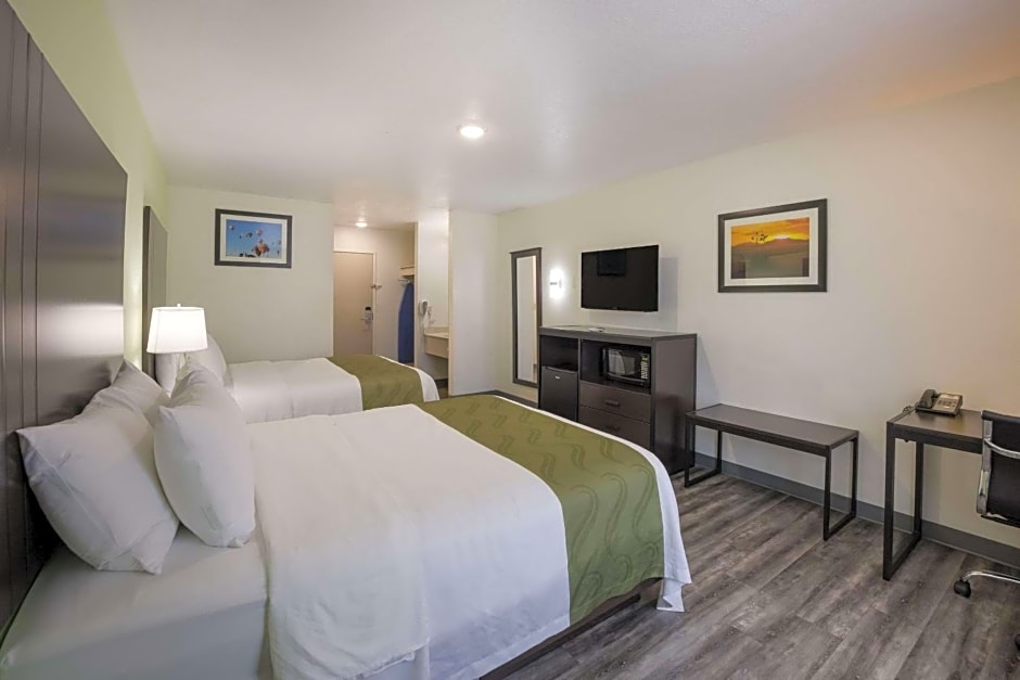 Quality Inn & Suites Clayton, NM
