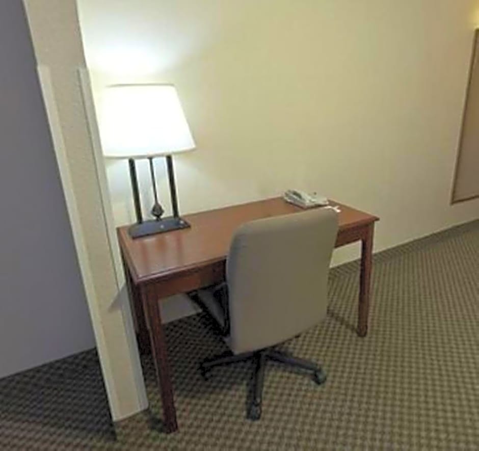 Holiday Inn Express Hotel & Suites Forest, an IHG Hotel