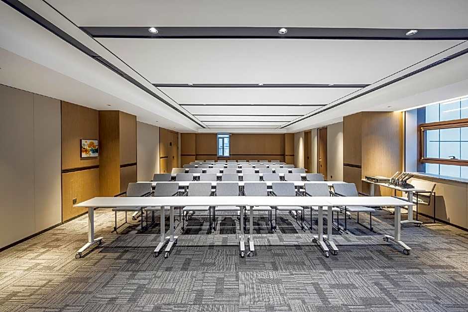 Atour Hotel Urumqi High-speed Railway Station Xiaolvgu Park