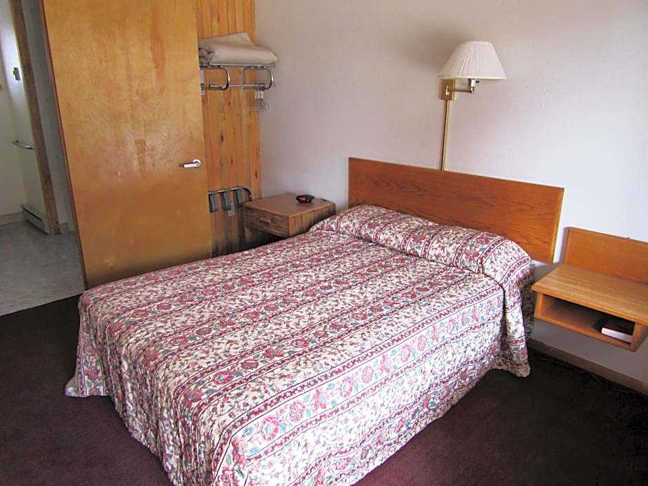 Travelers Lodge
