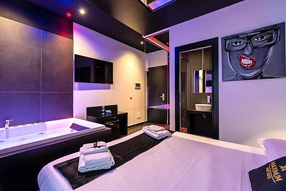 Maximum hub suite&spa