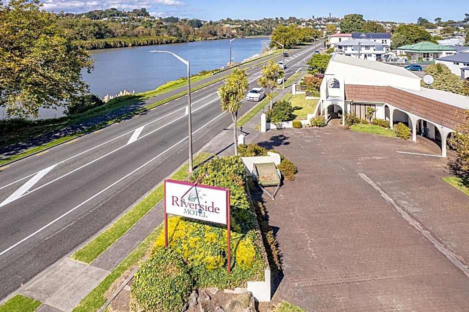 Riverside Motel