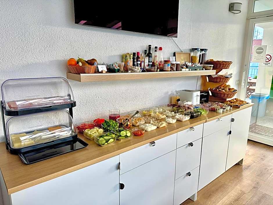 Rooftop City Residence with Underground Parking