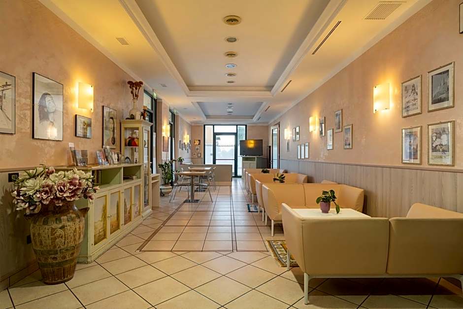Hotel Mondial
