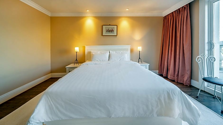 Yangyang Golden Bay Pension