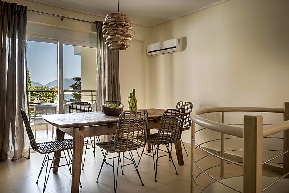 Meliti Waterfront Suites