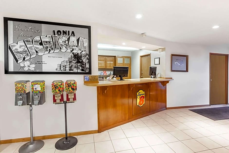 Super 8 by Wyndham Ionia MI