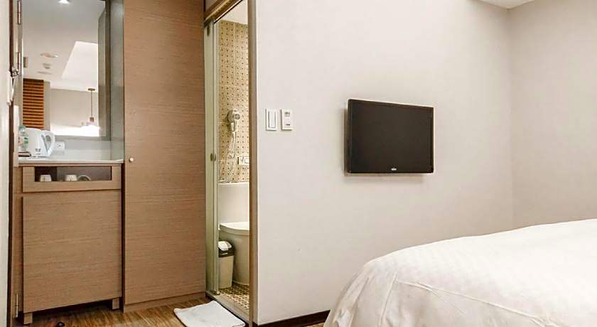 CHECK inn Express Taipei Station