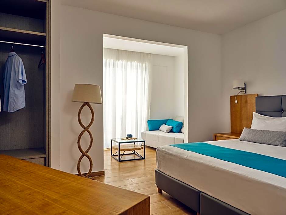 Cavo Orient Beach Hotel & Suites