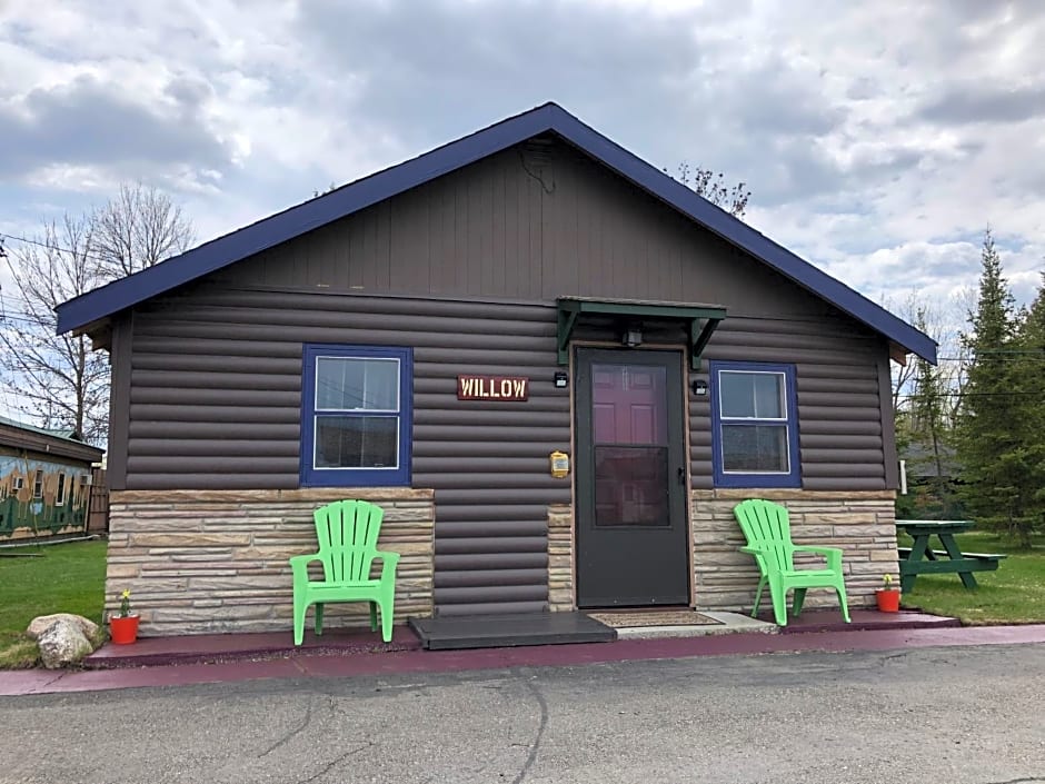 Hilltop Lodge and Cabins