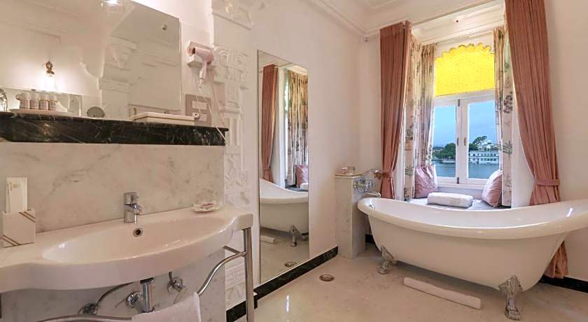 Jagat Niwas Palace Hotel