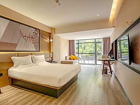 IU Hotel Beihai Old Street Sea World