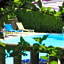 Logis Hotels- Auberge de la Tour - Hôtel et restaurant