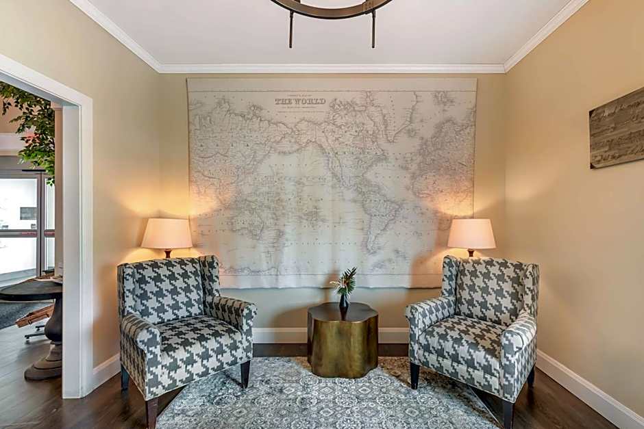 Best Western Plus University Park Inn & Suites