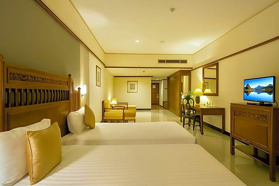 Photo 1 of 2 of Deluxe Grand 2 Beds