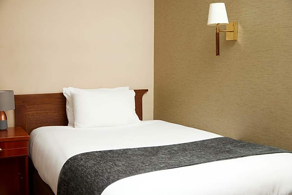 Kings Arms Hotel by Greene King Inns