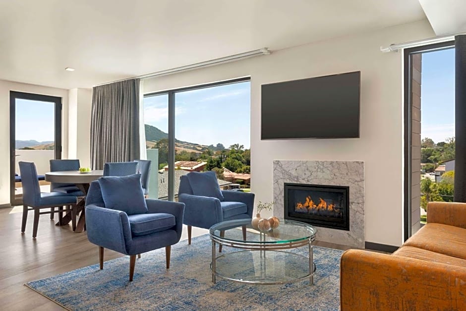 La Quinta Inn & Suites by Wyndham San Luis Obispo Downtown