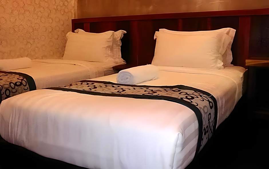 Swing & Pillows @ Anggun Hotel Seri Iskandar, Ipoh