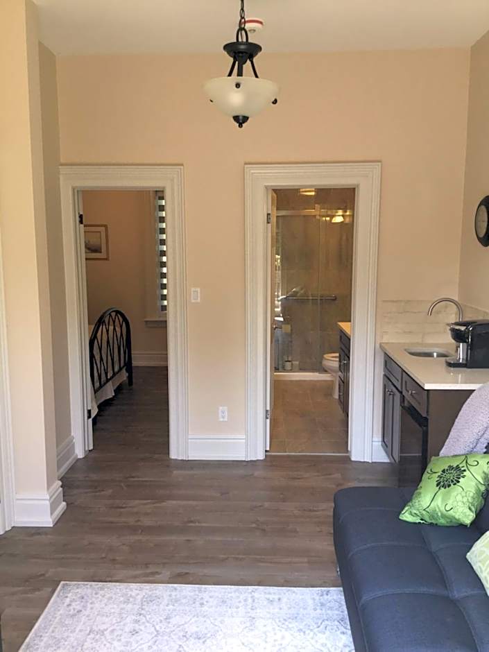 Photo 1 of 8 of Suite