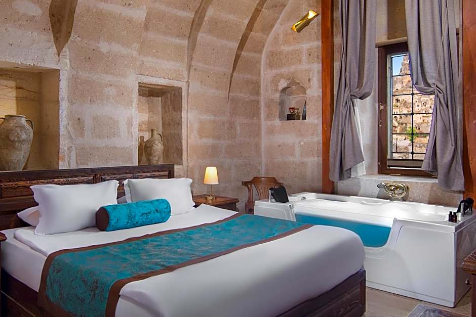 Cappa Via Cave Hotel