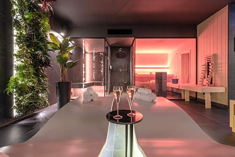 ONE TWO FOUR - Hotel & Spa