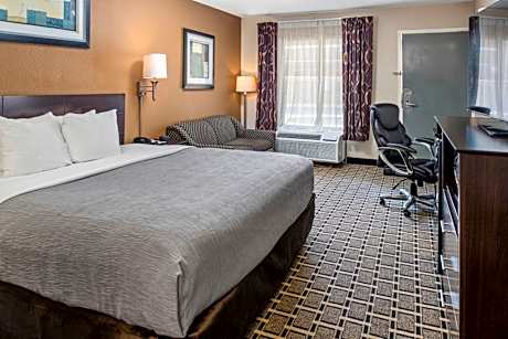 King Suite with Roll in Shower - Mobility Accessible/Non-Smoking