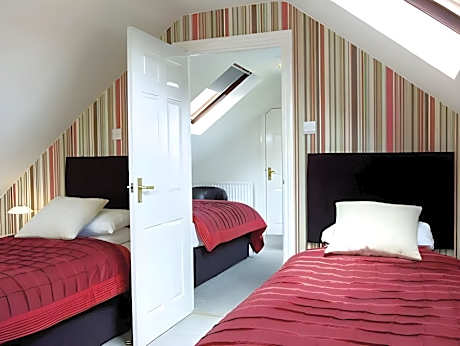 Triple Room with Bathroom