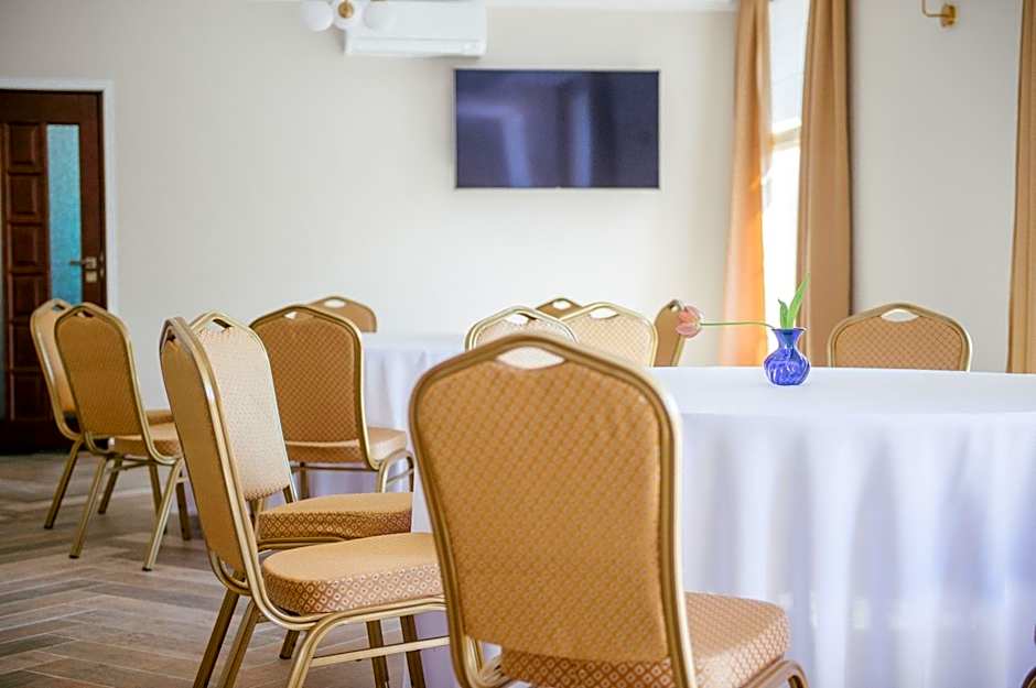 Central Hotel Radviliškis