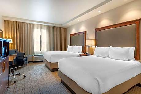 Two Queen Suite - Non-Smoking