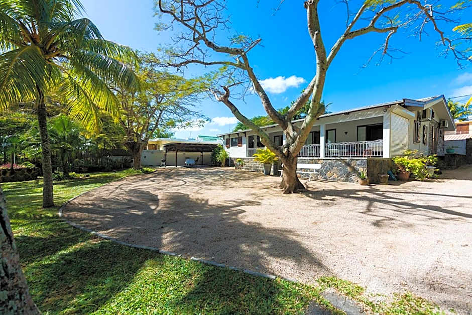 Quaint 4-bedroom Beach Villa in a fishing village