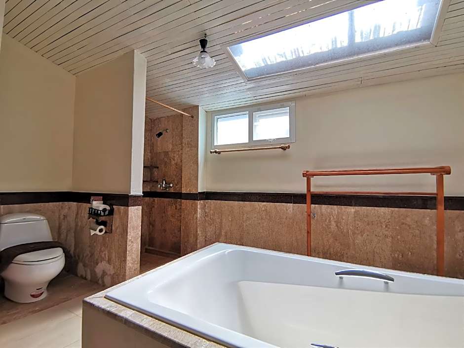 Holiday Villa, Lanta