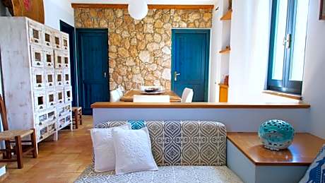 Sardinian Stone House- Beachfront