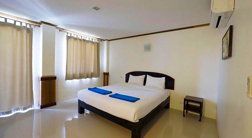 Sea Mountain Khanom Hotel