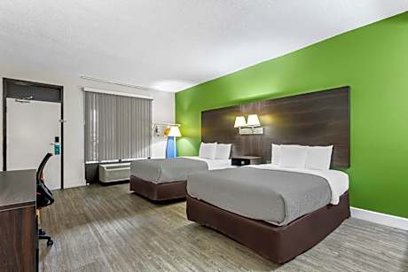 Double Room with Two Double Beds - Non-Smoking