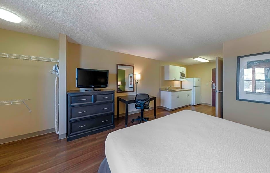 Extended Stay America Suites - Orange County - Katella Ave.