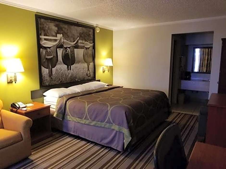 Super 8 by Wyndham Longview/North